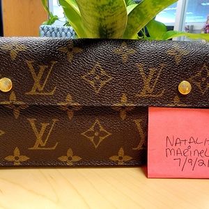 Authentic LV Wallet near excellent condition!